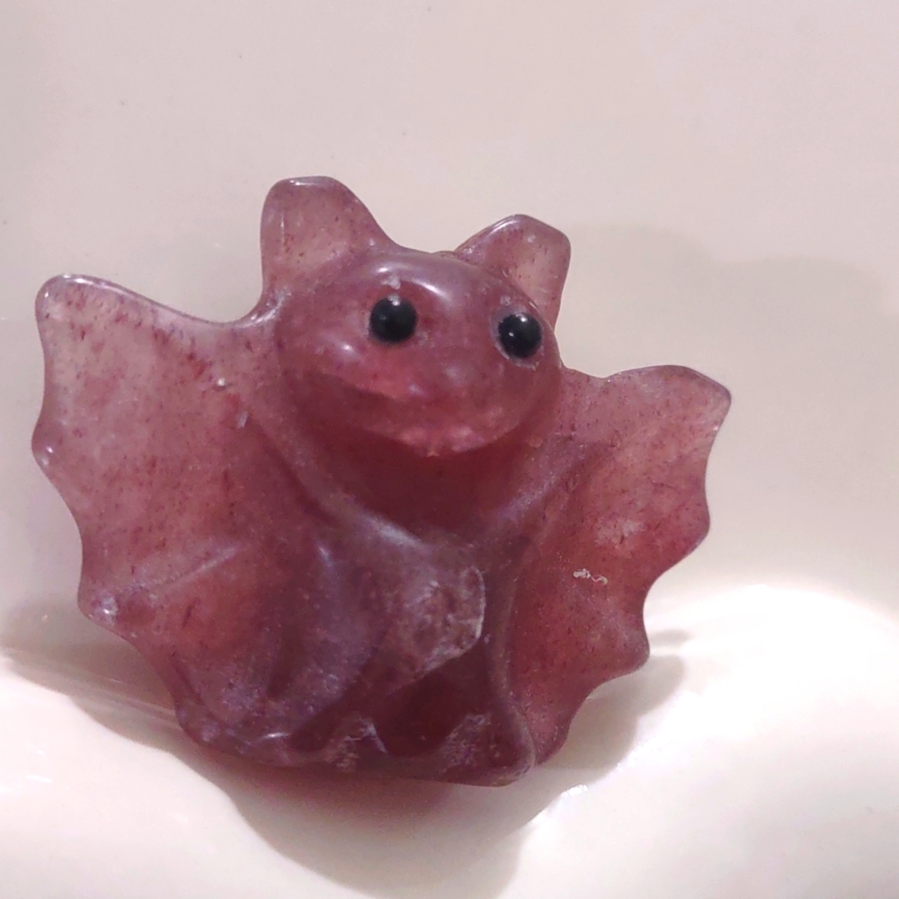 Bat Carving Strawberry Quartz 1inch By 1.5 Inch Has Flaws - Picture 3 of 12